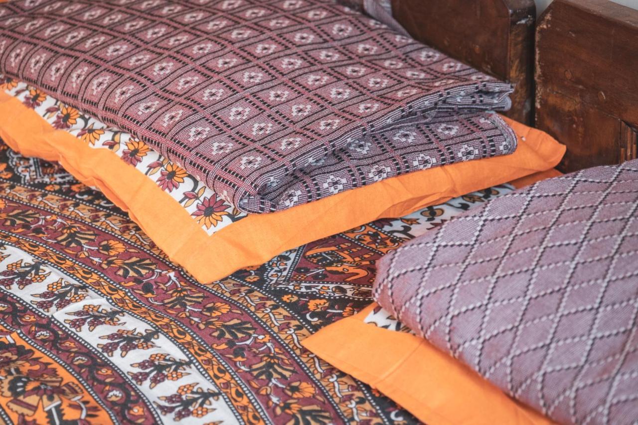 Vishnu Rest House Варанаси Екстериор снимка