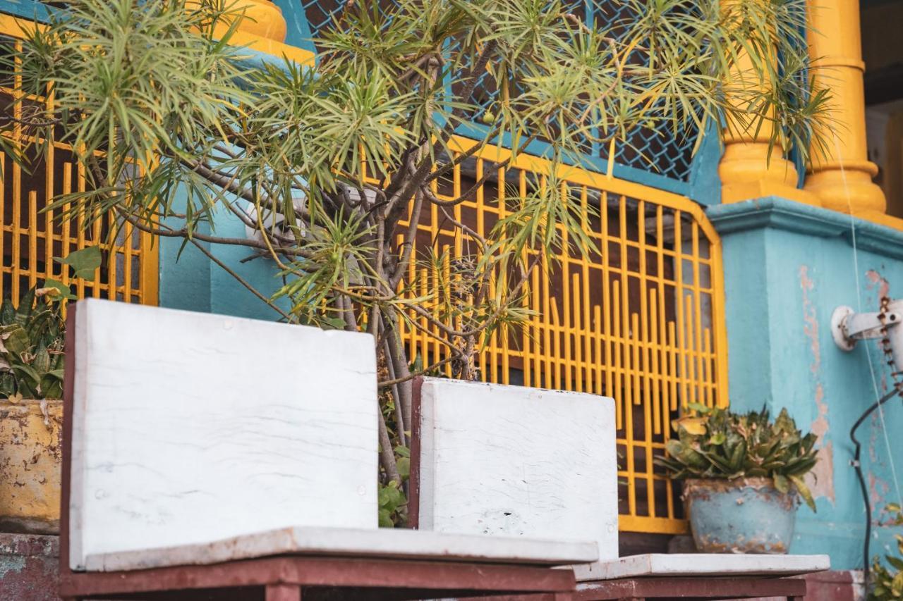 Vishnu Rest House Варанаси Екстериор снимка